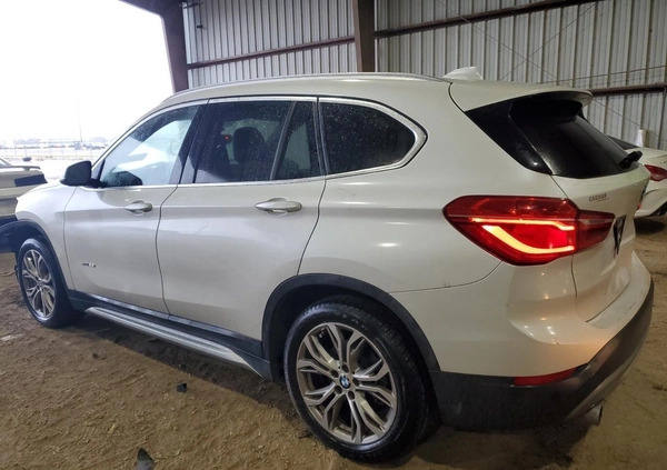 BMW X1 cena 51500 przebieg: 80065, rok produkcji 1986 z Warszawa małe 56